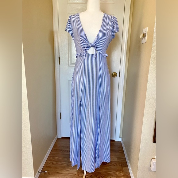 Blue & White Stiped Cutout Tie Vacation Dress - Picture 2 of 9